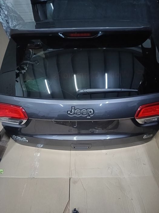 Tylna klapa Jeep grand Cherokee Wk2 PAU