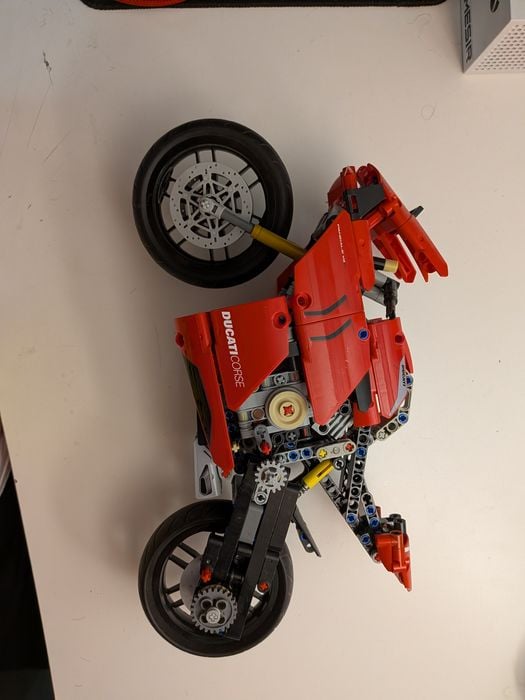 LEGO Technic Ducati Panigale V4 R