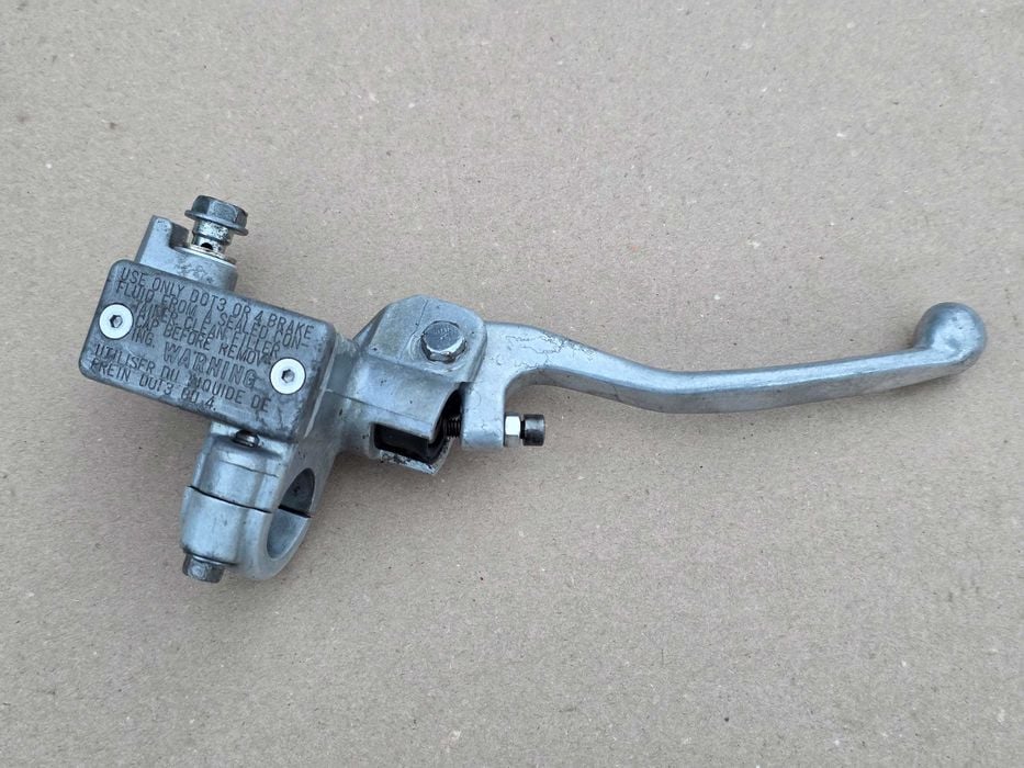 Przód przednia pompa hamulcowa Suzuki RM RMZ 125 / 250 / 450 nissin