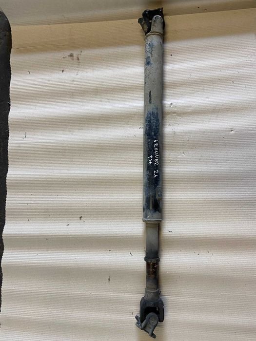 Toyota 4-Runner Hilux Surf Wał Napędowy Tył Tylny Tylni 2.4TD