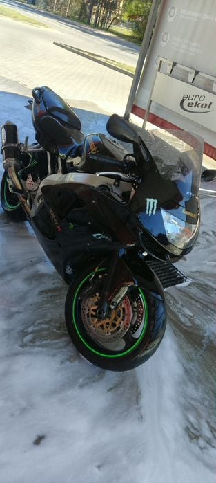 Kawasaki ZX6R . Zapraszam. 100% sprawnie. Po Seriwsie. Cena do negocjacji.