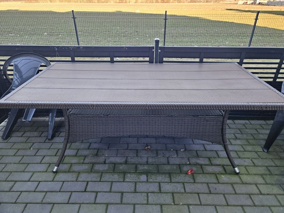 Stół ogrodowy / tarasowy