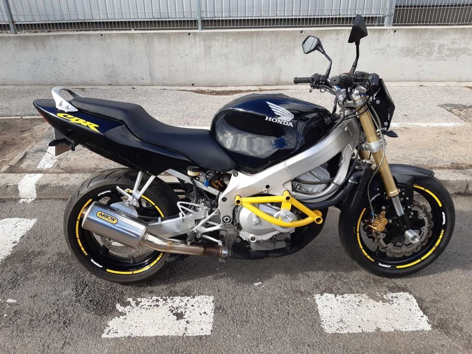 Honda CBR 600 F4i -naked 140 KM- NIEZAWODNY -mały przebieg-upside down