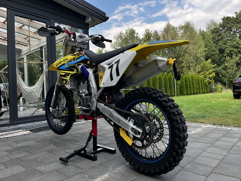 Suzuki rmz 250.
