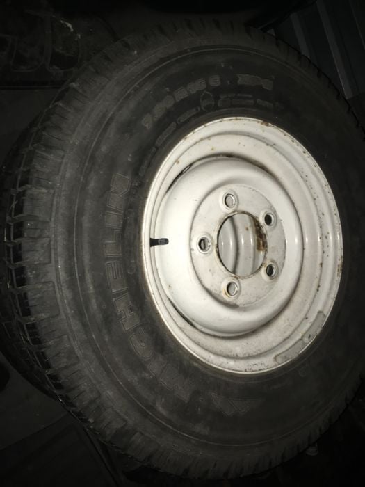 Land Rover Defender Felgi z opona 5,5x16 ET33, RRC507400XXX, 7.50 R16C