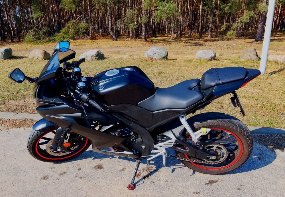 Yamaha YZF-R125 kat. B. Rok 2023 przebieg 9500 km idealny stan