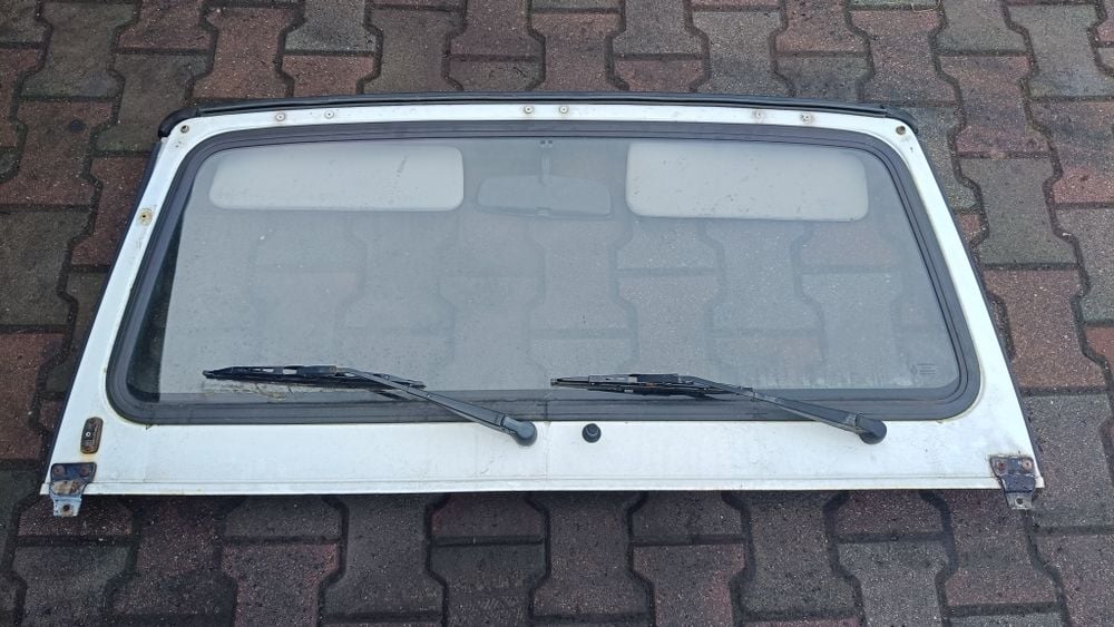 Suzuki Samurai Samuraj przednia ramka z szybą i mechanizmem wycieracze