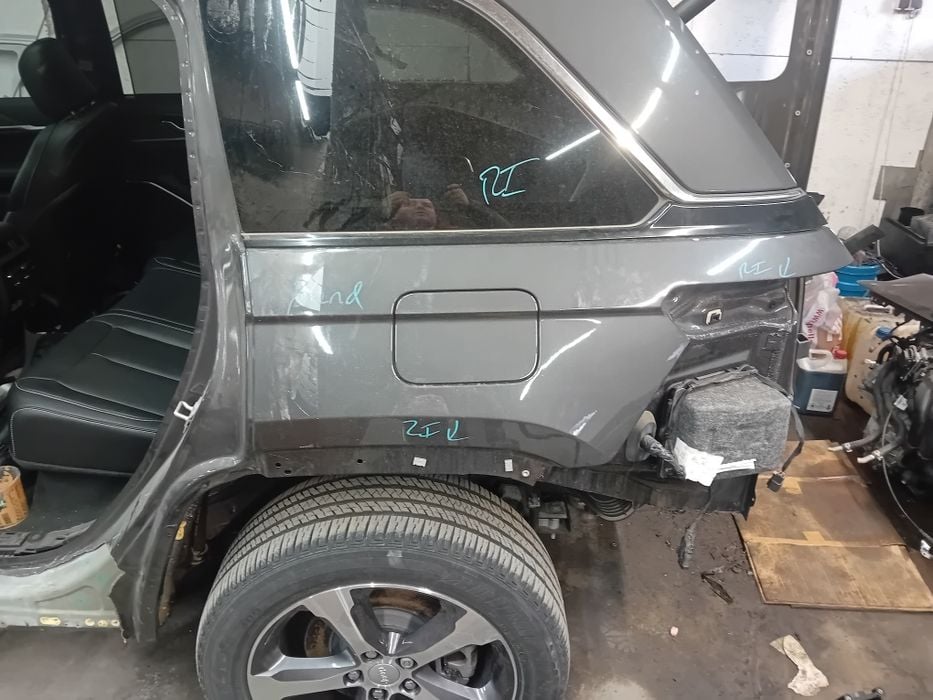 Blotnik cwiartka lewy tył jeep grand cherokee wl krótki