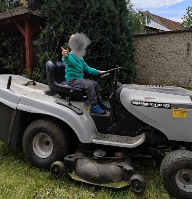 DUŻY•TRAKTOREK•KOSIARKA• Husqvarna •SUPER•STAN•po serwisie gotowy do pracy