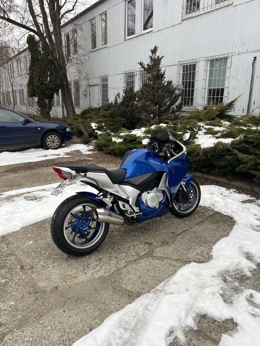 Honda vfr1200 rok 2010 (nie bmw, kawassaki, suzuki, ducati)