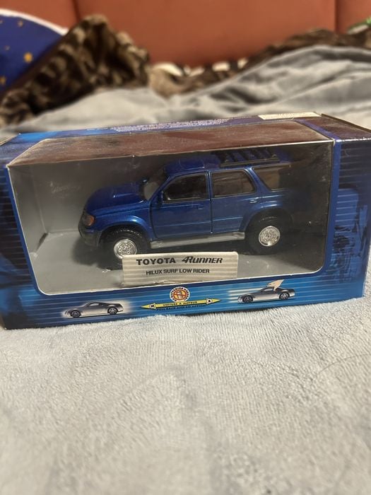 Toyota 4 runner tins toys 1:38