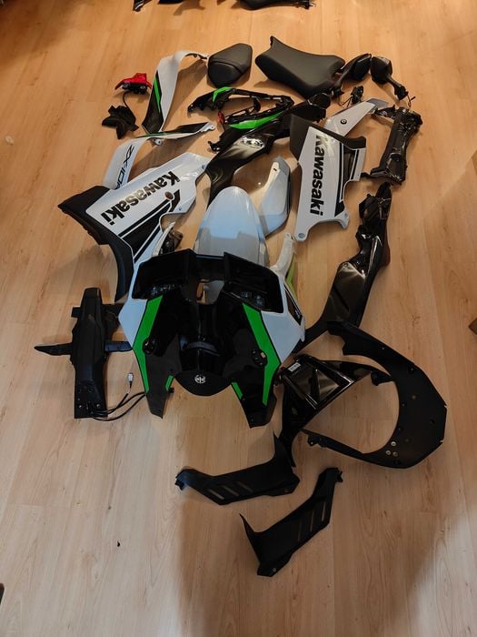 Owiewki, lampa, lusterka kawasaki zx-10r 2023.