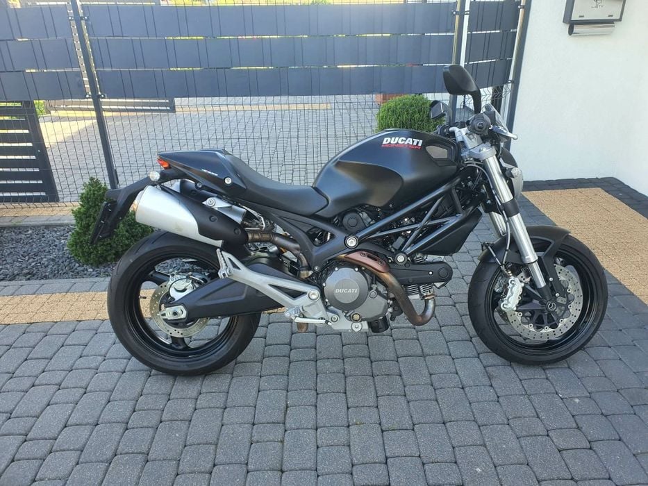 Ducati monster 696