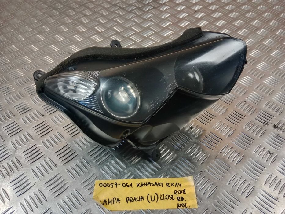 Kawasaki ZX14R Lampa Prawa Przód Przednia Reflektor Przedni  16-20