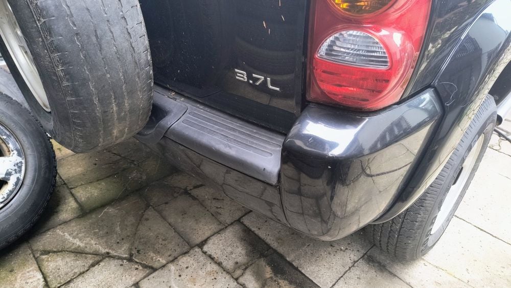 Klapa tylna jeep Cherokee Kj liberty 3, 7 V6 02-03r