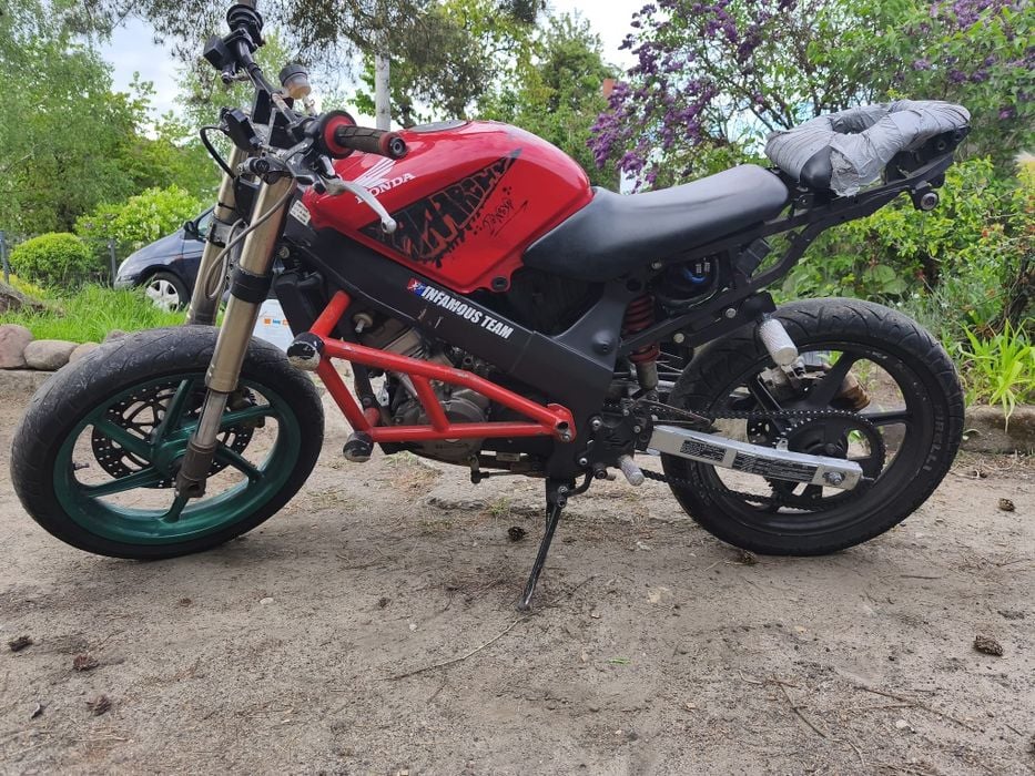 Honda CBR 125 stunt