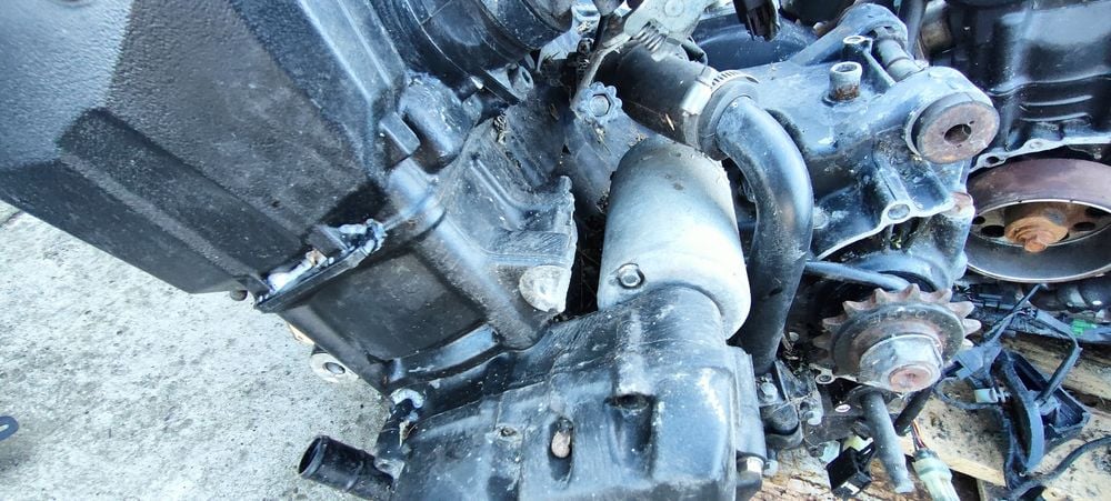 Kawasaki z 750 silnik w całości lub na części