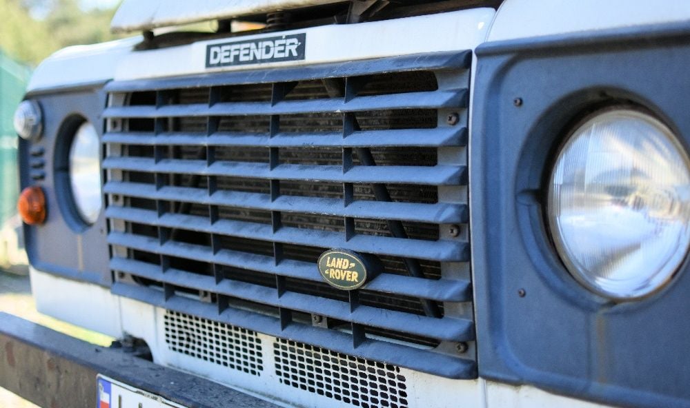 Atrapa Grill ramka przód Land Rover Defender