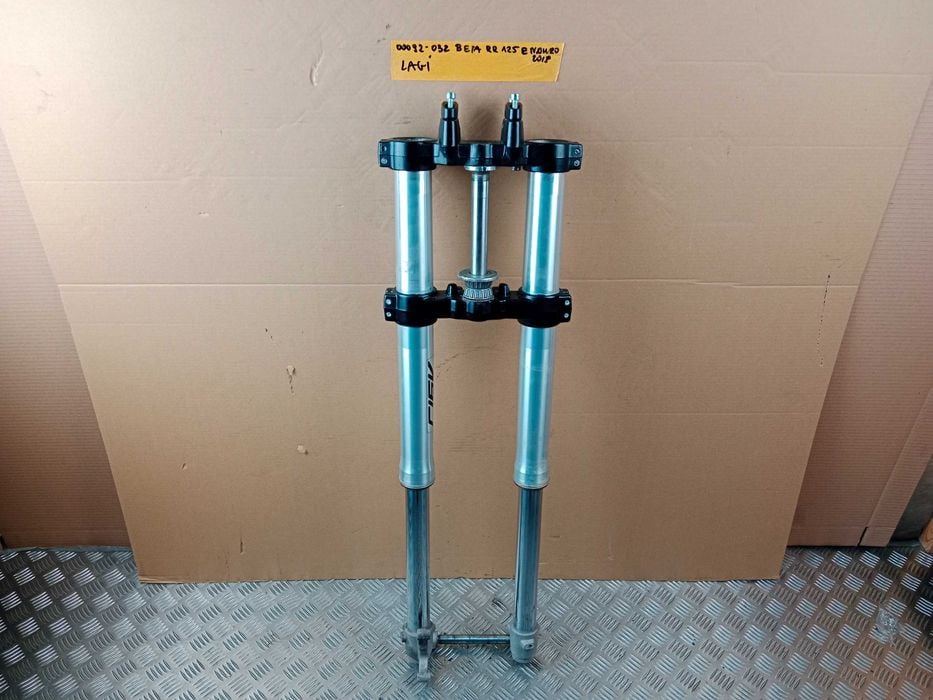 Beta RR 125 Enduro Lagi Zawieszenie Przód Laga Prawa Lewa Półki Ośka