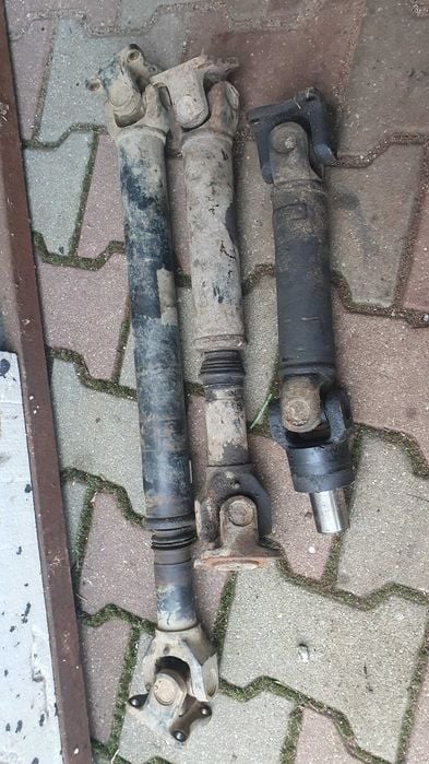 Suzuki Samurai Samuraj - Wał przedni tylny środkowy