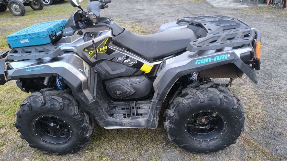 Can AM Outlander 1000 quad zarejestrowany