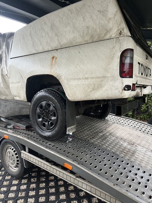 Toyota hilux 98-05 paka zabudowa komplet