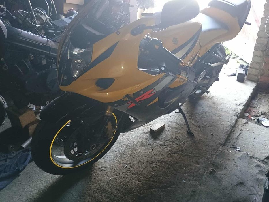 Suzuki GSX-R 1000 k3 k4 felgi zacisk licznik stacyjka plastiki bak set