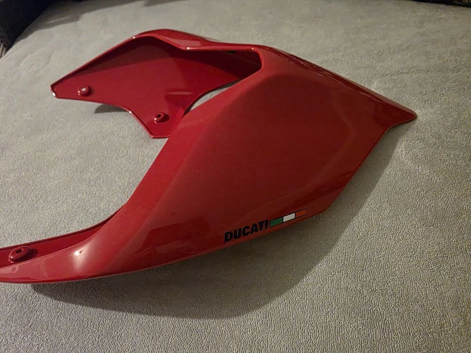 Zadupek ducati panigale,  streetfighter. Oryginał.