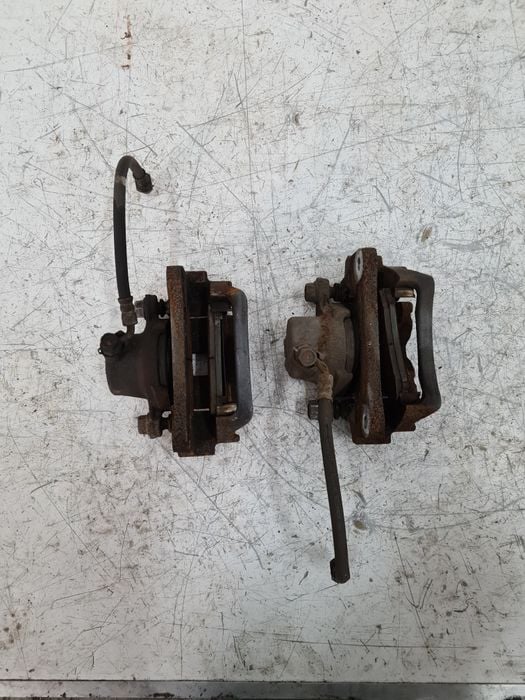Zacisk hamulcowy tył Toyota Land Cruiser 150