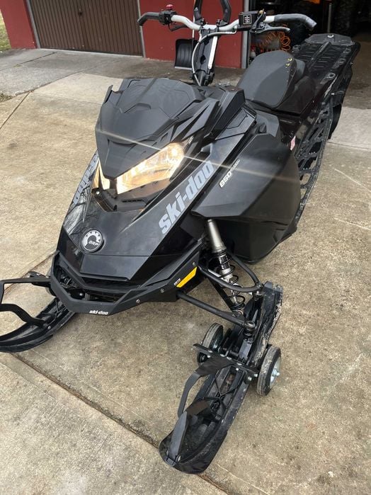 Skuter śnieżny Ski-doo Summit SP 850