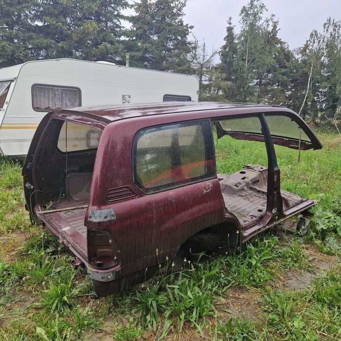 Toyota Land Cruiser j100 100 karoseria ćwiartka dach dupa i inne