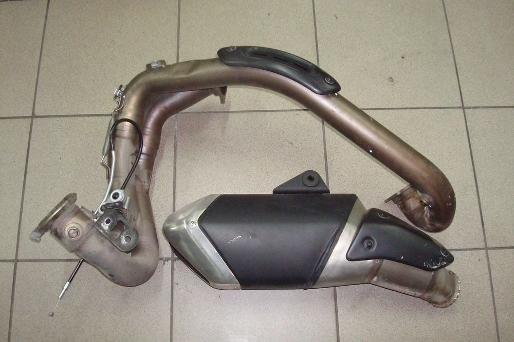 Ducati Hyperstrada 821 kolektory części