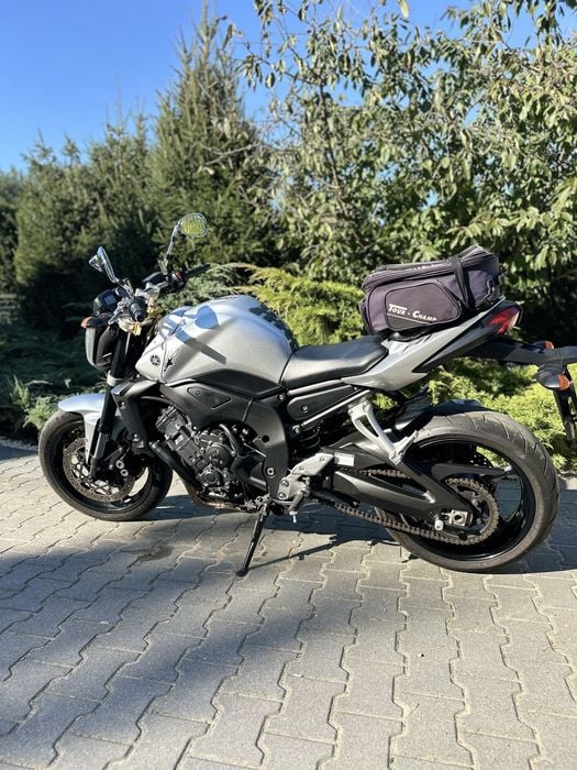 Motocykl Yamaha FZ 1 pojemność 998cm3