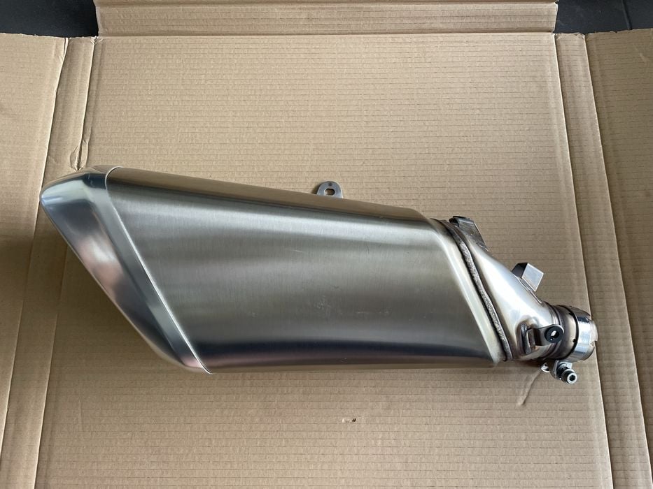 Wydech tłumik prawy Suzuki Hayabusa 2021