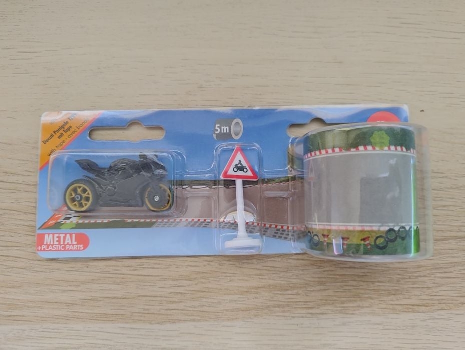 Siku 1601 Ducati Panigale 1299 Mit Tape