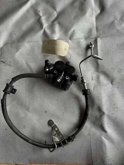 Przedni zacisk hamulcowy Kawasaki Ninja 125 D92