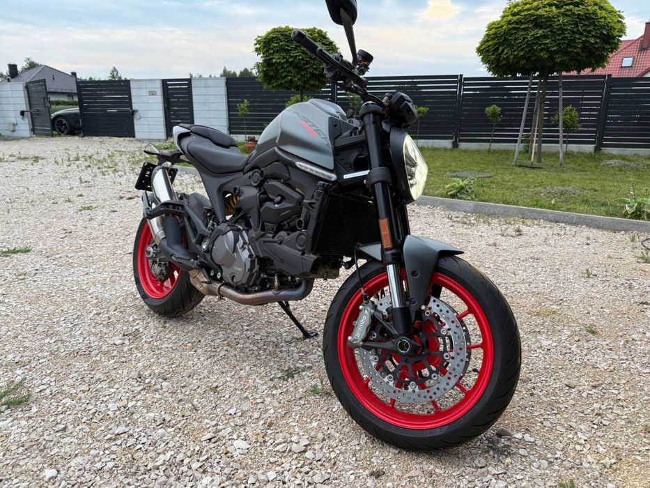 Ducati Monster  937cc