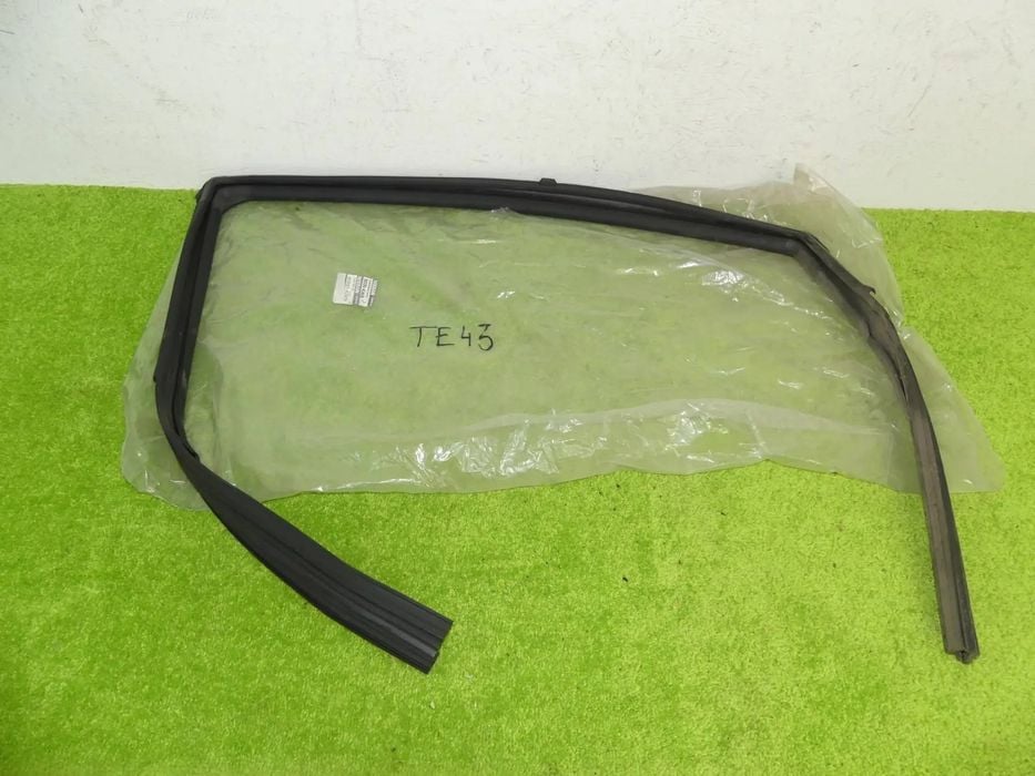 uszczelka drzwi przód lewe nissan navara d23 np300 13- nówa