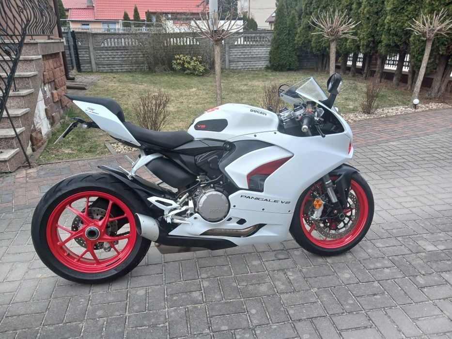 Ducati panigale v2