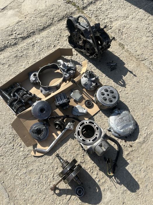 Czesci ktm 300 sx exc gs egs 250 cylinder zawor skrzynia kartery