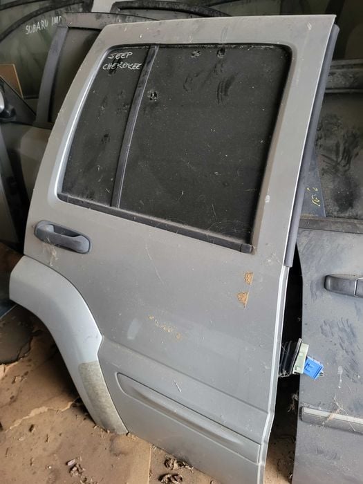 drzwi kompletne jeep cherokee komplet