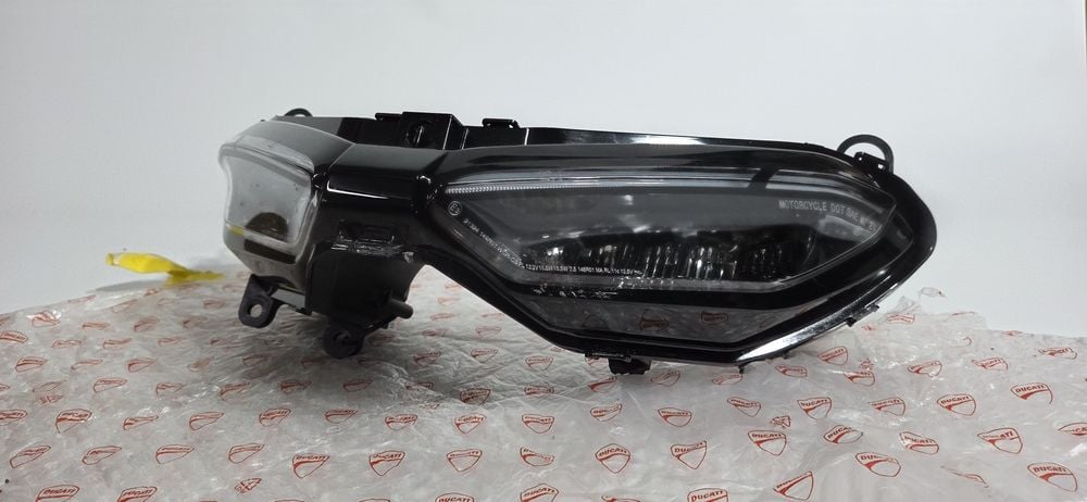 Reflektor lampa przód Ducati Panigale v4 25-