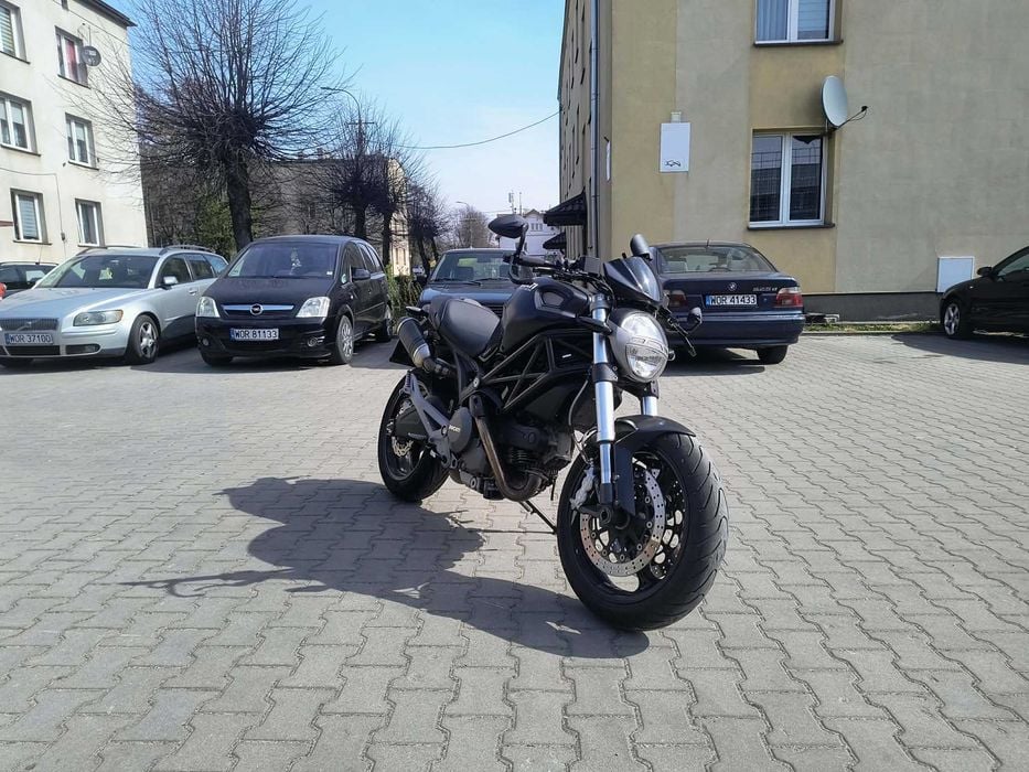 Ducati Monster 696 + ABS