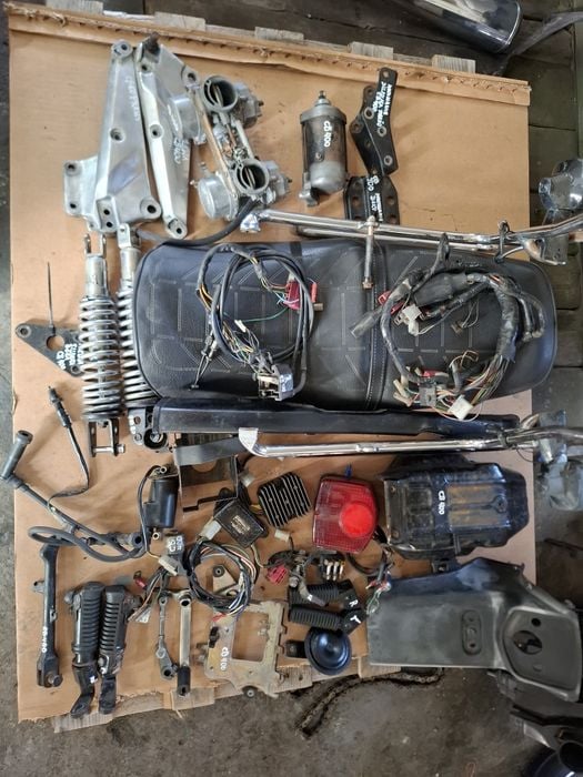 Honda cb 400 gazniki części