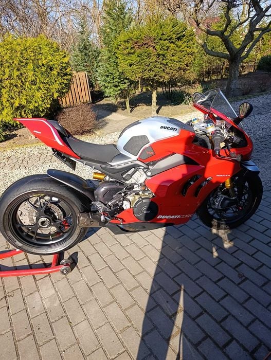 Ducati Panigale v4r