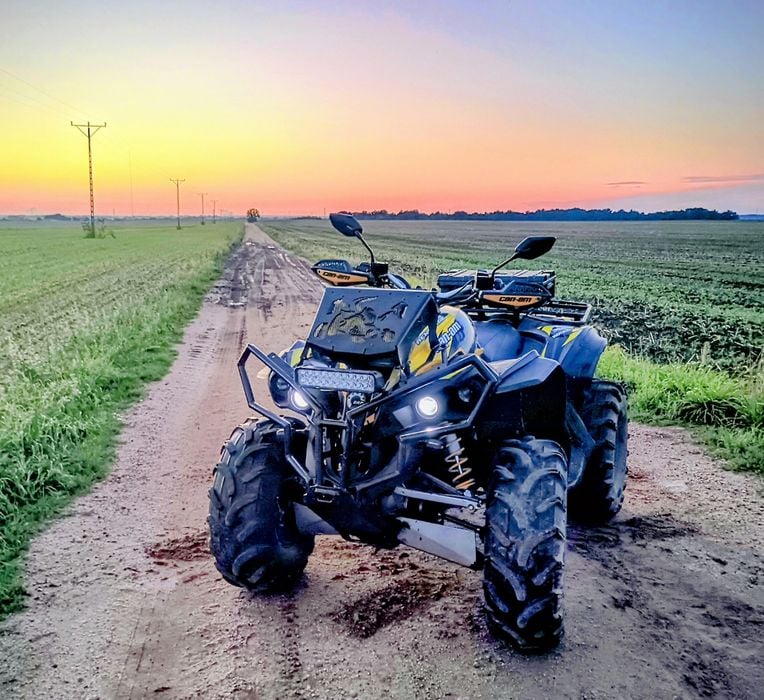 Can Am Renegade 800R wersja XC transport.