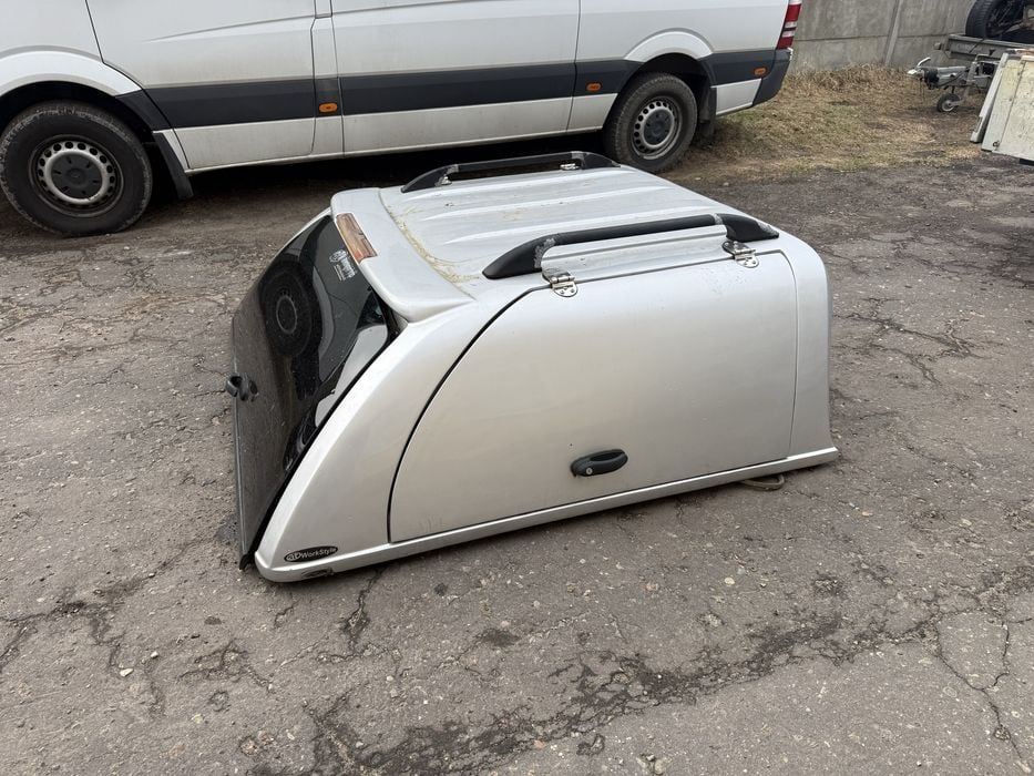 Nissan Navara D40 2010 r zabudowa hardtop