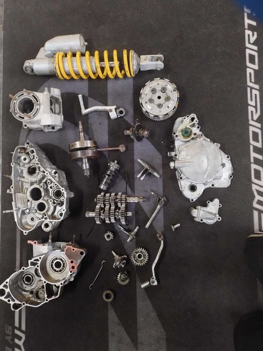 Suzuki RM 125 części silnikowe