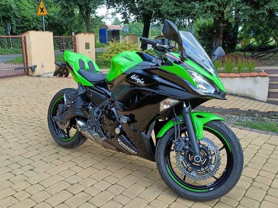 Piękne Kawasaki Ninja 650 z bogatym wyposażeniem !