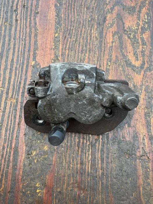 zacisk lewy przod przedn hamulca BRP can am can-am outlander renegade